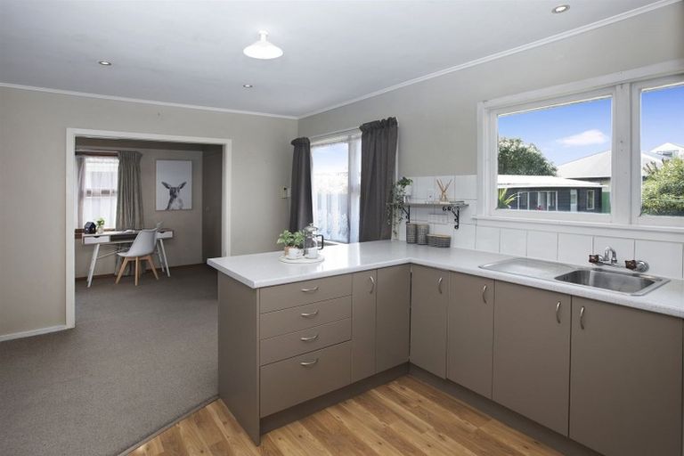 Photo of property in 86 Blankney Street, Hornby, Christchurch, 8042