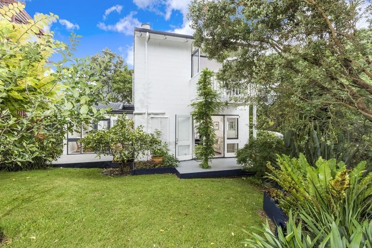 Photo of property in 2/21 Brook Street, Milford, Auckland, 0620