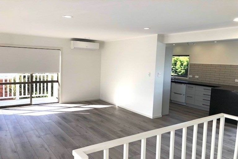 Photo of property in 2/12 Stanley Avenue, Milford, Auckland, 0620