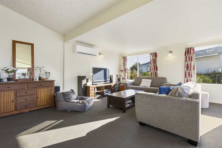 Photo of property in 37 Minaret Drive, Bucklands Beach, Auckland, 2014