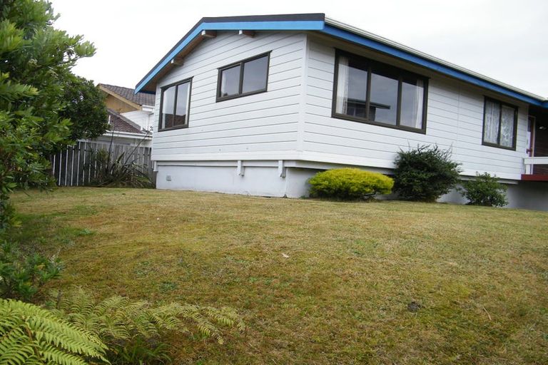 Photo of property in 6 Wisteria Grove, Maungaraki, Lower Hutt, 5010