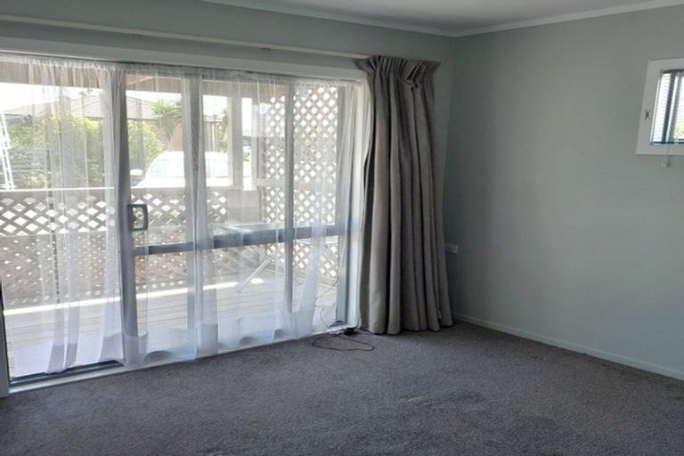 Photo of property in 34 Ocean View Rise, Ruakaka, 0116