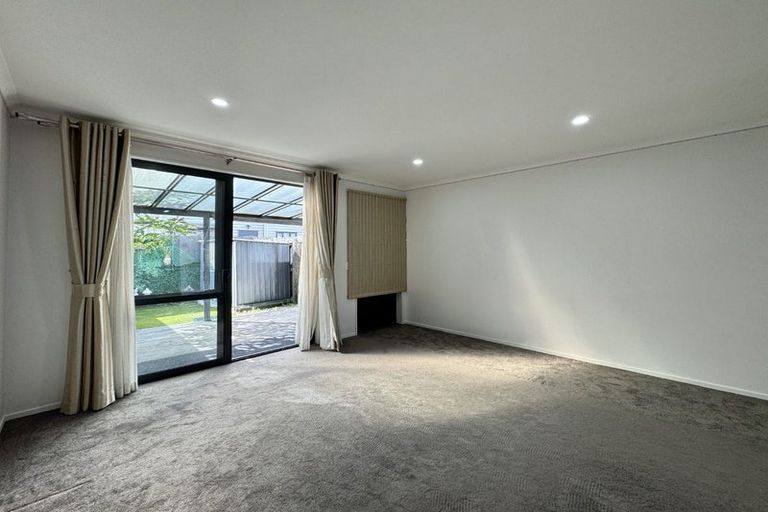Photo of property in 20 Bellbird Street, Papakura, 2110