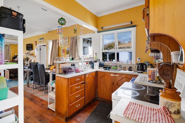 Photo of property in 5 Turuturu Road, Hawera, 4610