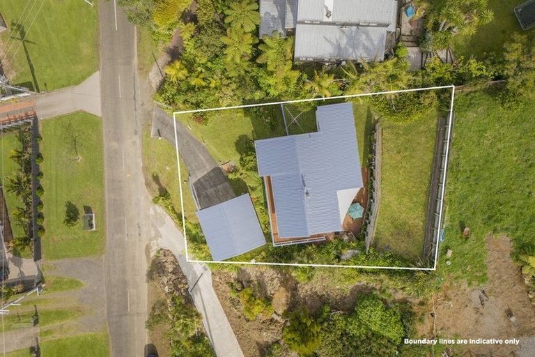 Photo of property in 8 Ocean Beach Road, Tairua, 3508