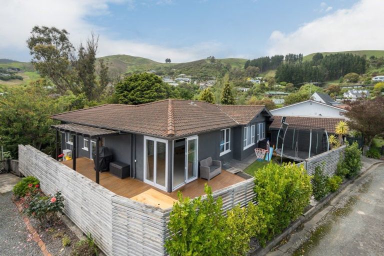 Photo of property in 32 Paremata Street, Atawhai, Nelson, 7010