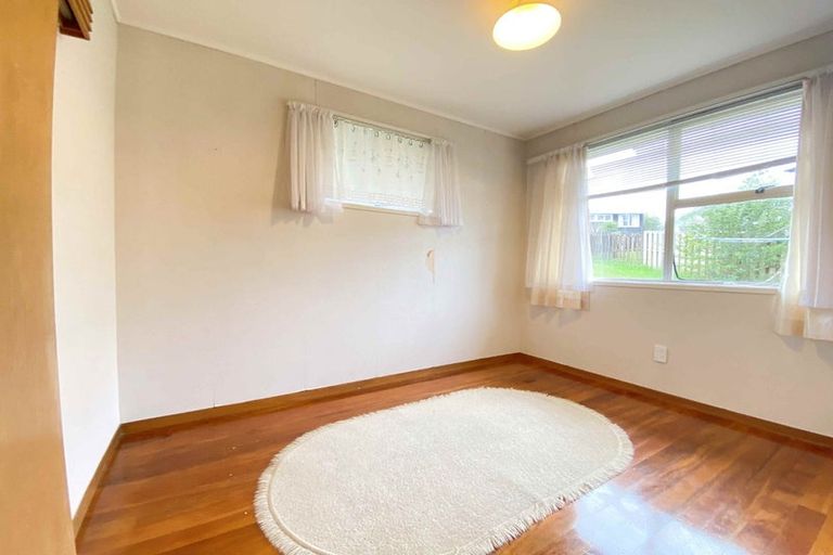 Photo of property in 3 Mowbray Place, Sunnynook, Auckland, 0620