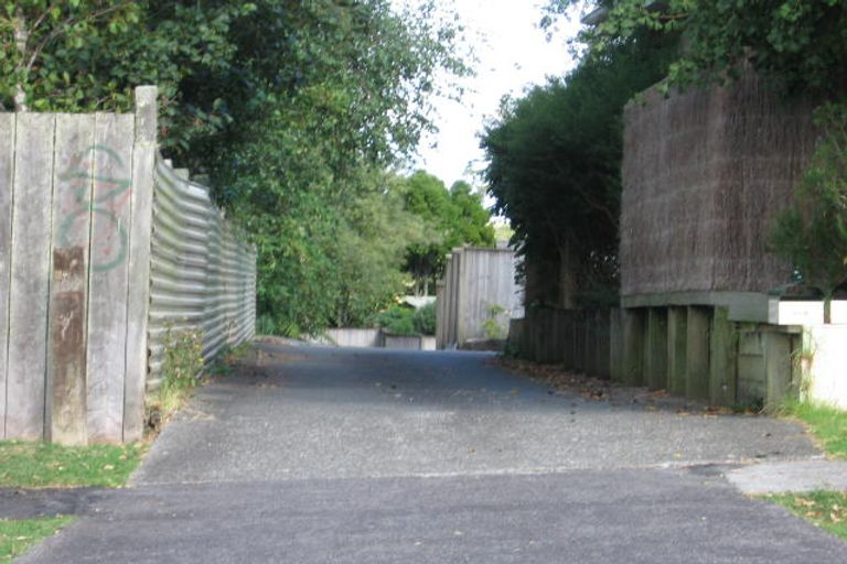 Photo of property in 2/8 Golf Road, New Lynn, Auckland, 0600