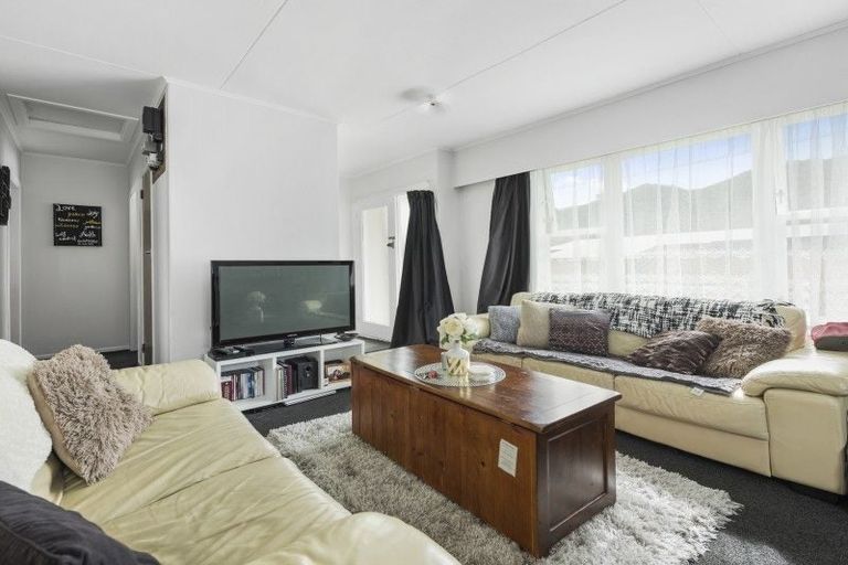 Photo of property in 12/11 Glen Alice Grove, Naenae, Lower Hutt, 5011