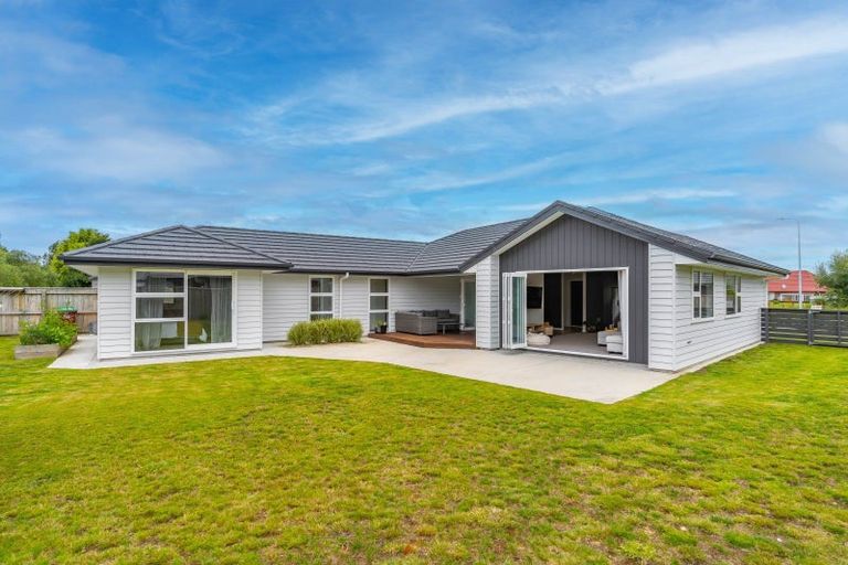 Photo of property in 70 Feist Street, Carterton, 5713