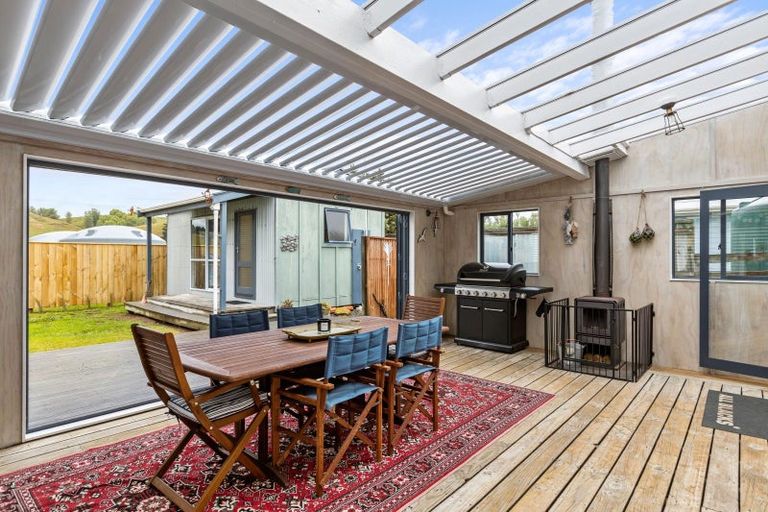 Photo of property in 22 Pinedale Crescent, Riversdale Beach, Masterton, 5872