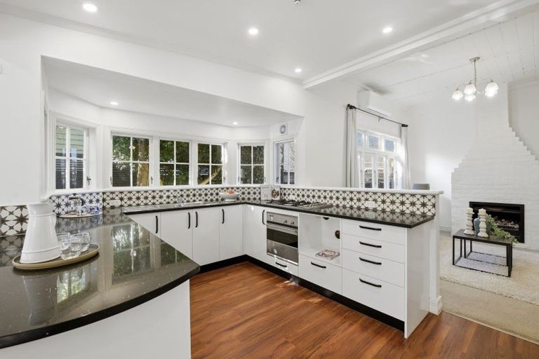 Photo of property in 3 Huia Street, Devonport, Auckland, 0624