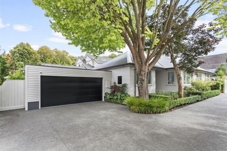 Photo of property in 40 Wroxton Terrace, Merivale, Christchurch, 8014