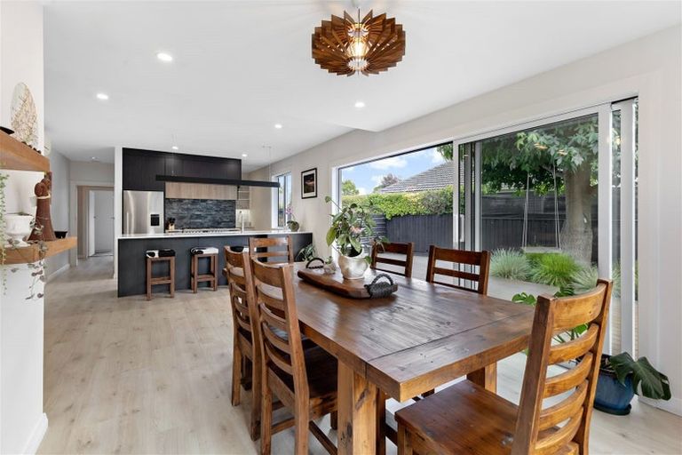 Photo of property in 10 Walnut Avenue, Strowan, Christchurch, 8052