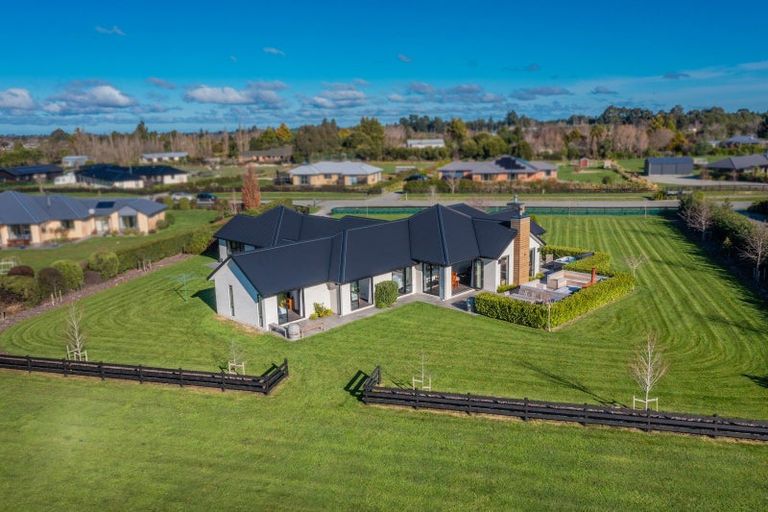 Photo of property in 14 Landsborough Drive, Darfield, 7571