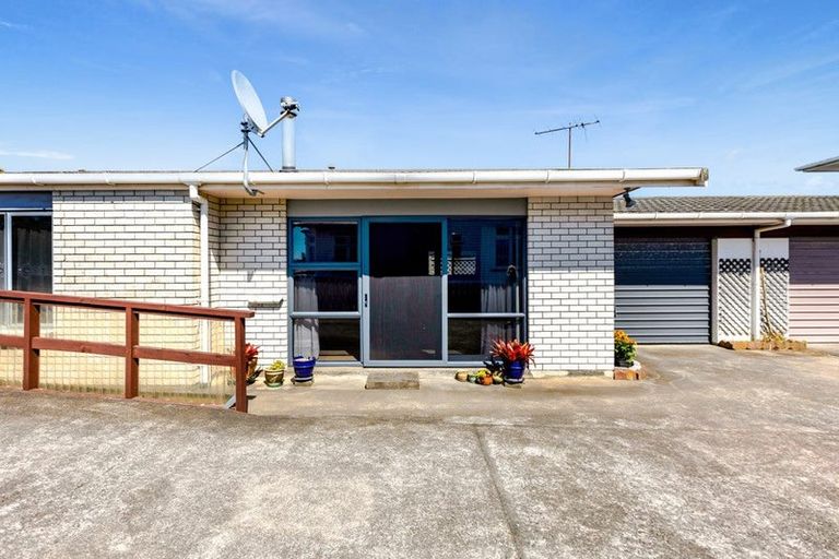 Photo of property in 65 Northgate, Strandon, New Plymouth, 4312