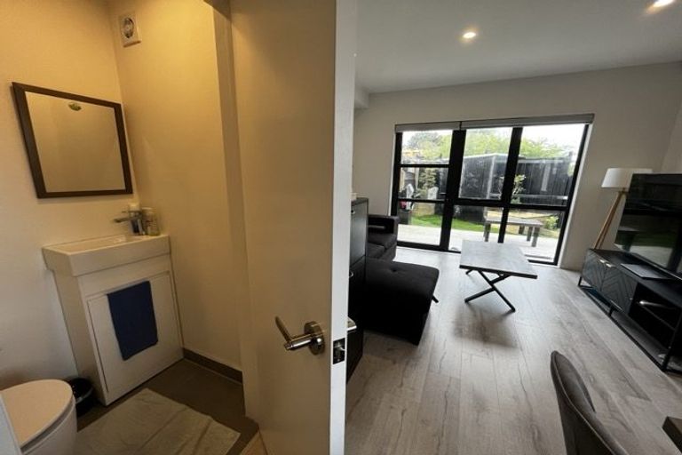 Photo of property in 1/21 Newham Place, Henderson, Auckland, 0612