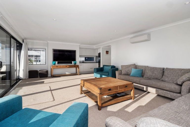 Photo of property in 157 Marine Parade, Mount Maunganui, 3116