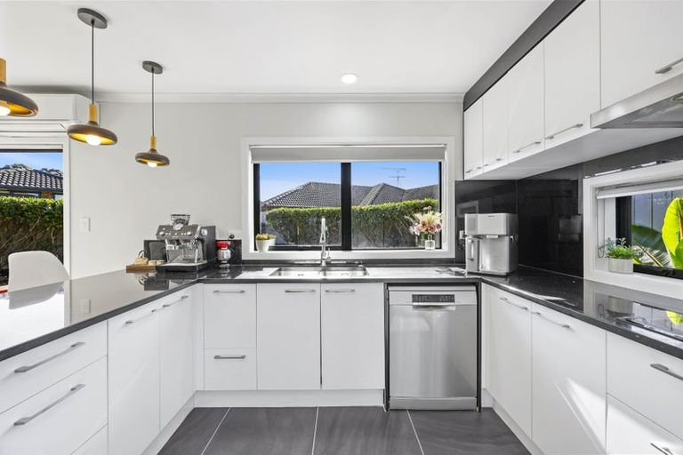 Photo of property in 4 Shankill Place, East Tamaki, Auckland, 2013