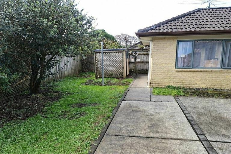 Photo of property in 6 Anrath Close, East Tamaki, Auckland, 2016