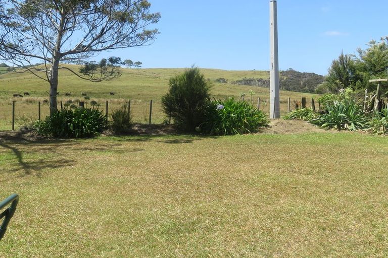 Photo of property in 38 Paradise Road, Coopers Beach, 0420