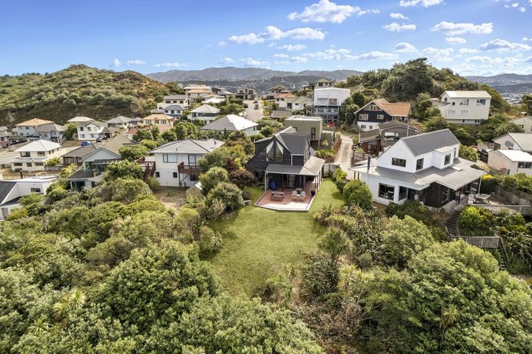 Photo of property in 17b Bowes Crescent, Strathmore Park, Wellington, 6022