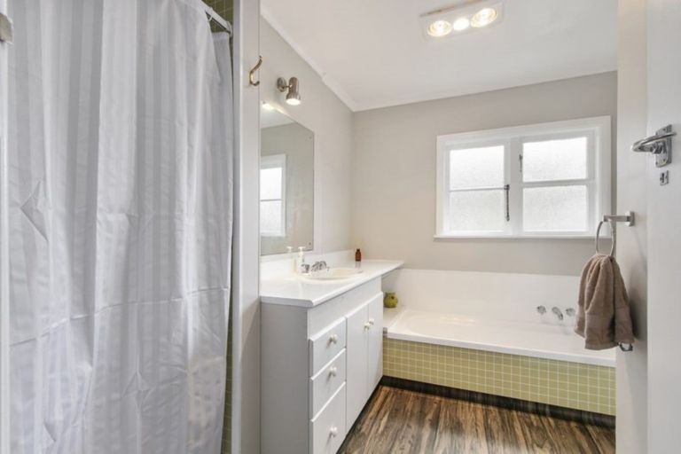 Photo of property in 4 Coast Road, Wainuiomata, Lower Hutt, 5014