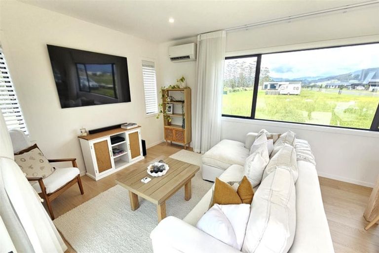 Photo of property in 104 Karearea Way, Matarangi, Whitianga, 3592