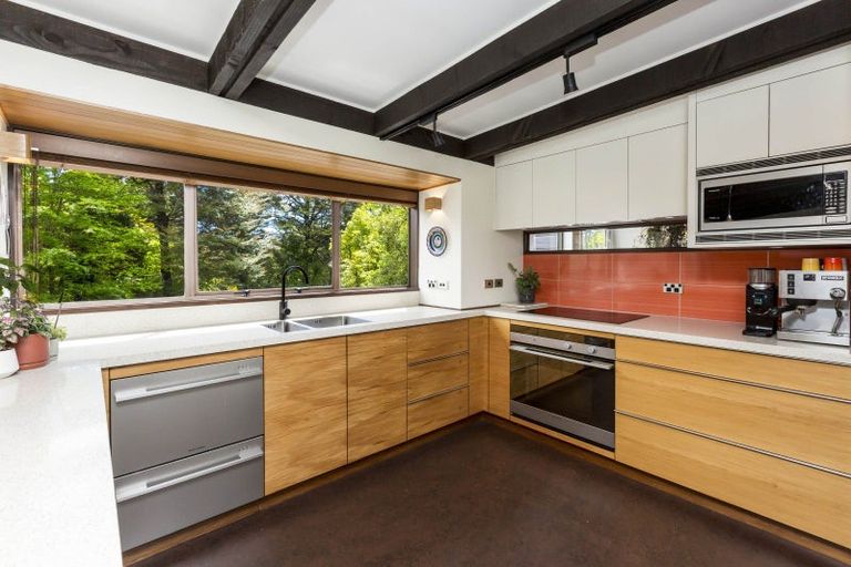 Photo of property in 19 Freemans Way, Pinehaven, Upper Hutt, 5019