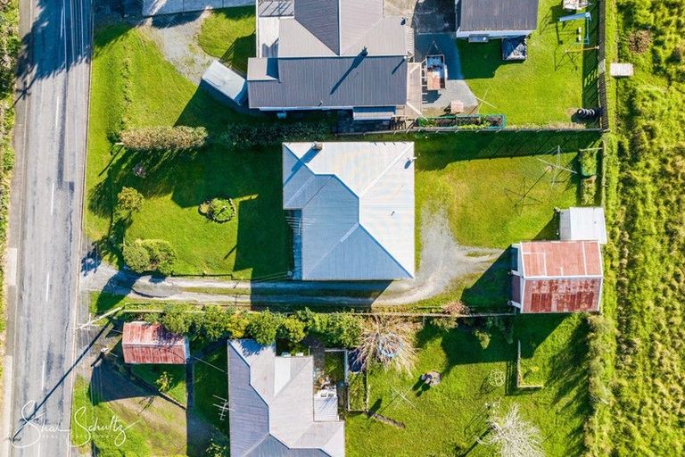 Photo of property in 30 Bickerstaffe Road, Maungaturoto, 0520