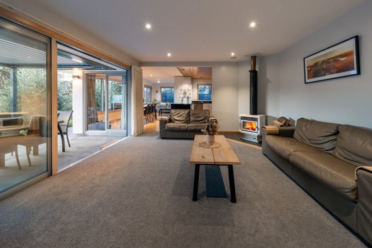 Photo of property in 12 Sycamore Place, Wanaka, 9305