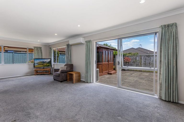 Photo of property in 52 Belfry Place, Wattle Downs, Auckland, 2103
