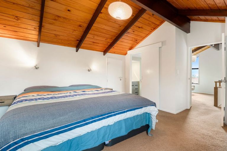 Photo of property in 11 Waitawa Place, Lynmore, Rotorua, 3010