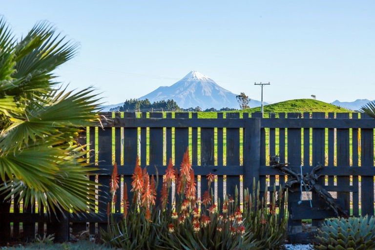 Photo of property in 57 Kaipikari Road, Urenui, 4375