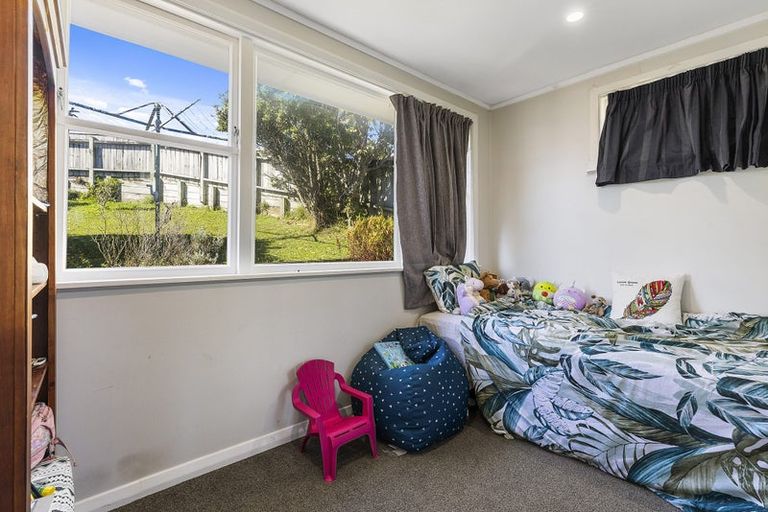 Photo of property in 93 Taylor Terrace, Tawa, Wellington, 5028