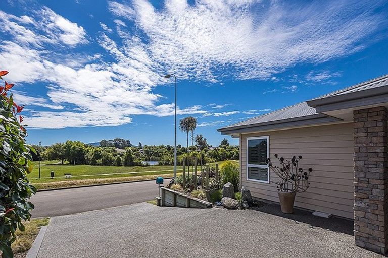 Photo of property in 21 Jade Lane, Paraparaumu, 5032