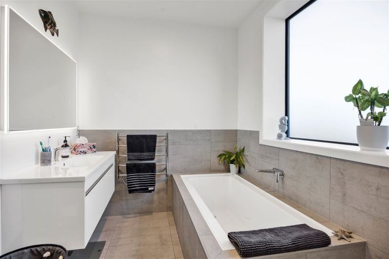 Photo of property in 16a Links Drive, Waiwhakaiho, New Plymouth, 4312