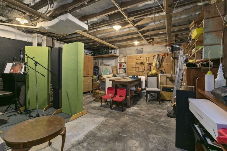 Photo of property in 7 Onehuka Road, Tirohanga, Lower Hutt, 5010