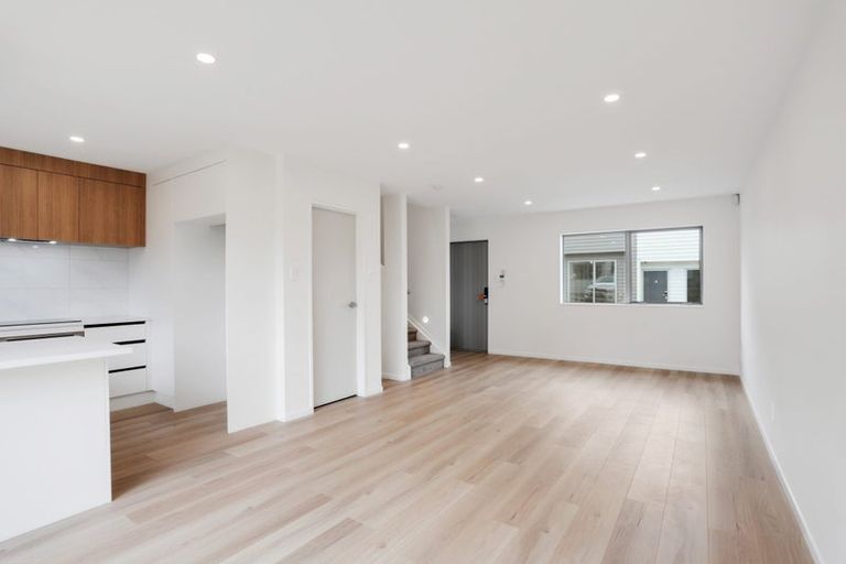 Photo of property in 19b Chislehurst Street, Henderson, Auckland, 0612