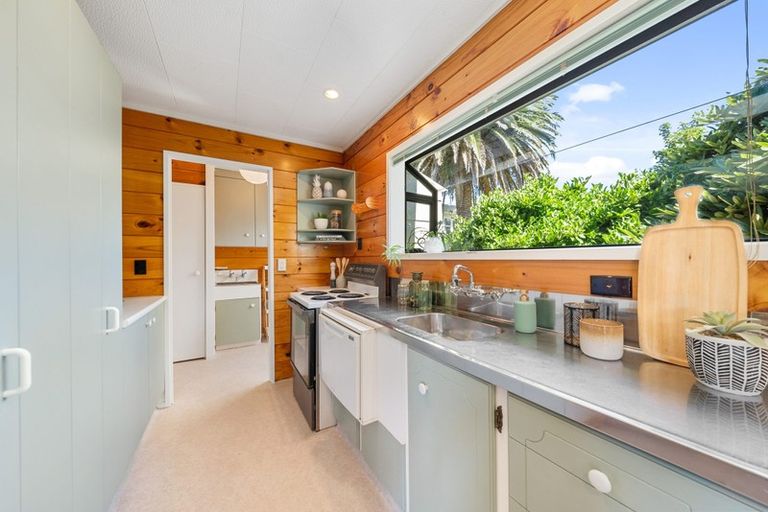 Photo of property in 31 Dale Road, Raumati South, Paraparaumu, 5032