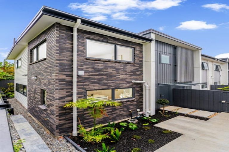 Photo of property in 3/81 Vodanovich Road, Te Atatu South, Auckland, 0610