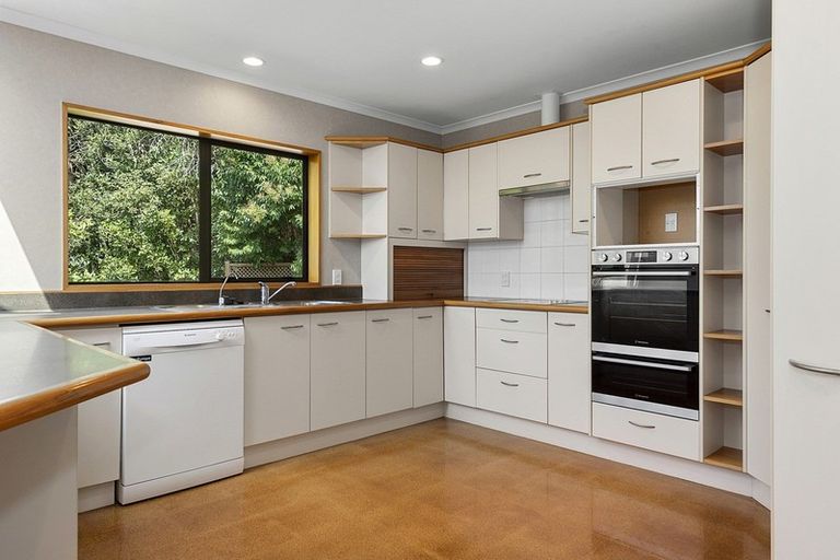 Photo of property in 43 Greenfield Drive, Western Heights, Hamilton, 3200