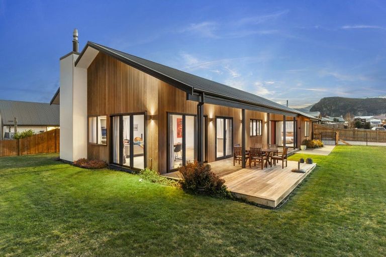 Photo of property in 8 Hebbard Court, Albert Town, Wanaka, 9305