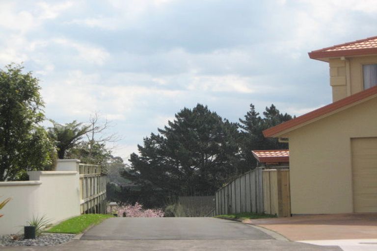 Photo of property in 10 Shelter Grove, Frankleigh Park, New Plymouth, 4310