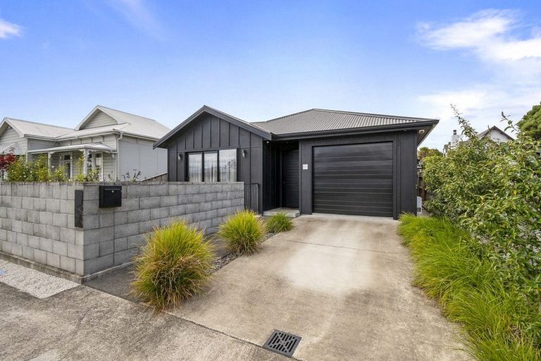 Photo of property in 25a Hereford Street, West End, Palmerston North, 4410