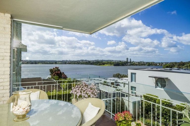 Photo of property in 2b/6 The Promenade, Takapuna, Auckland, 0622