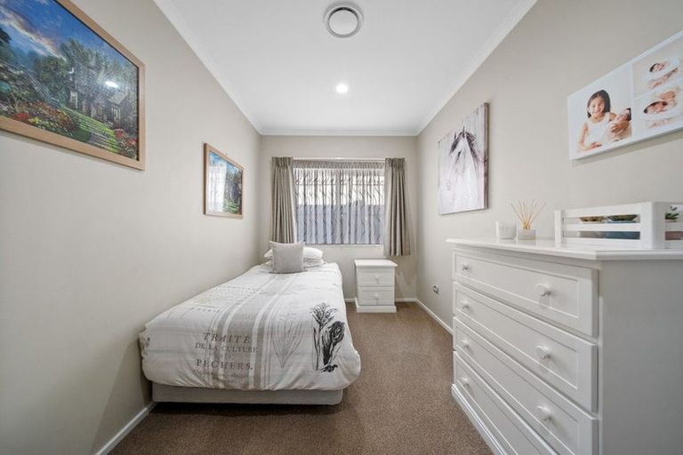 Photo of property in 17 Flora Place, Wattle Downs, Auckland, 2103