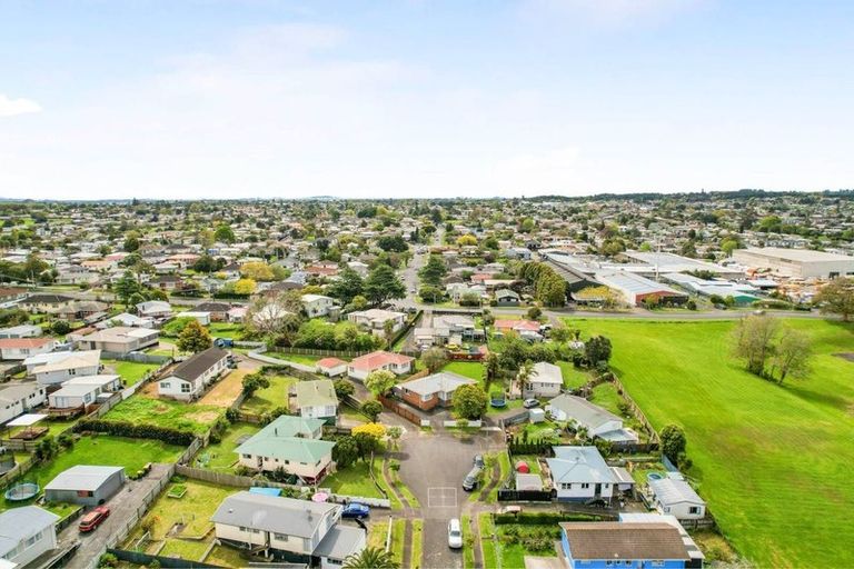 Photo of property in 14 Valencia Place, Manurewa, Auckland, 2102