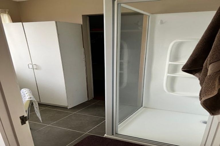 Photo of property in 16 Oakleigh Avenue, Takanini, 2112