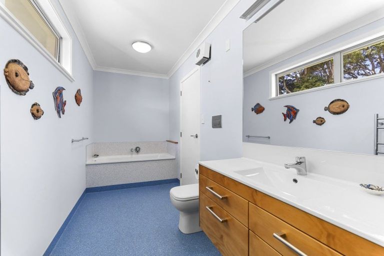 Photo of property in 17 Frank Wilson Terrace, Welbourn, New Plymouth, 4312